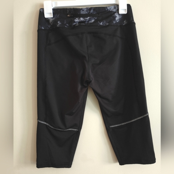 Old Navy Active Go Dry Capri Crop Legging Knee Length‎ Fitted Black Media Pocket - Picture 4 of 6